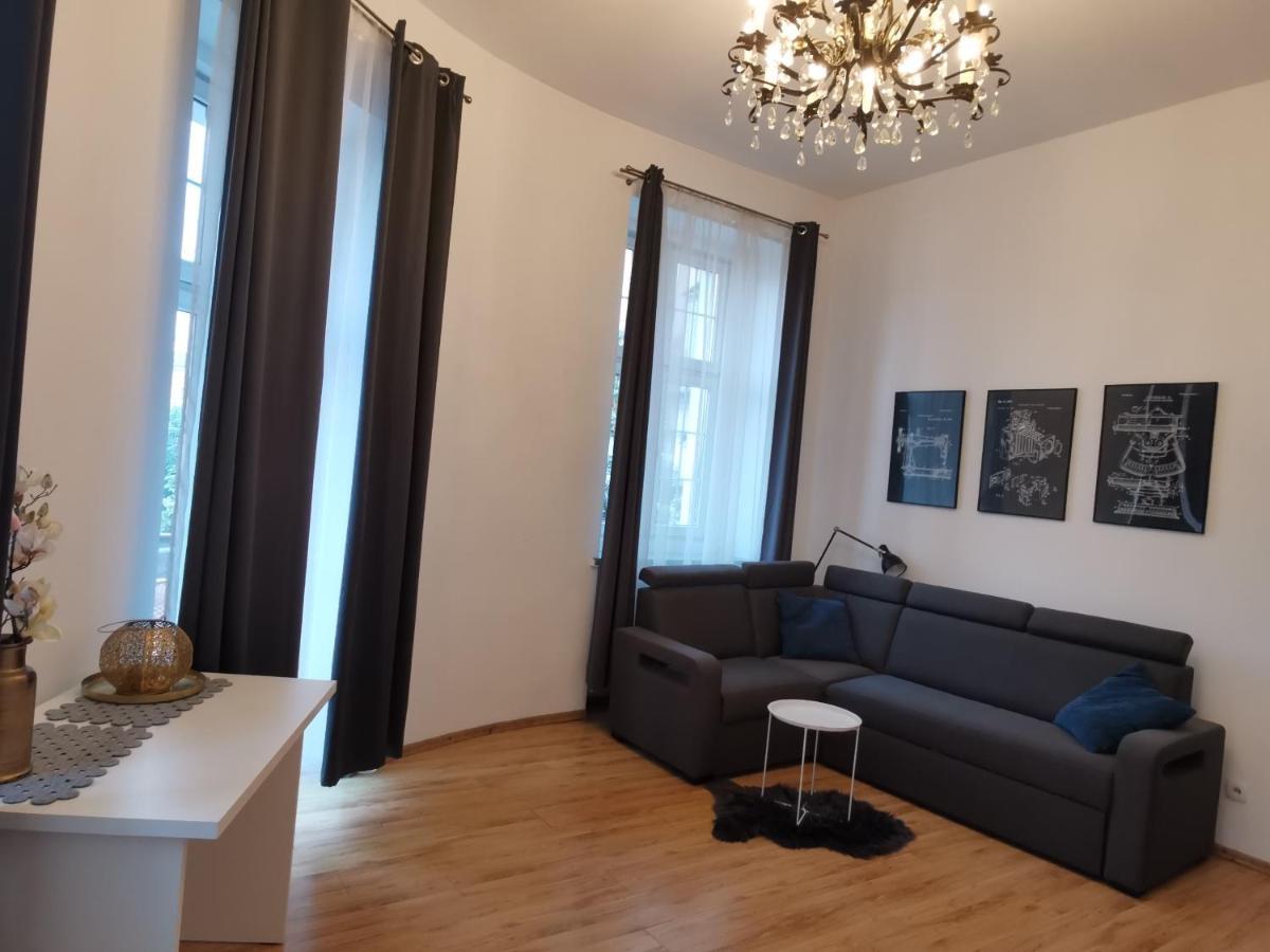 Apartament Na Rynku W Gnieznie Gniezno Bagian luar foto